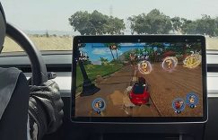 未来的特拉斯直接可以用车载电脑玩GTA5了？缩略图